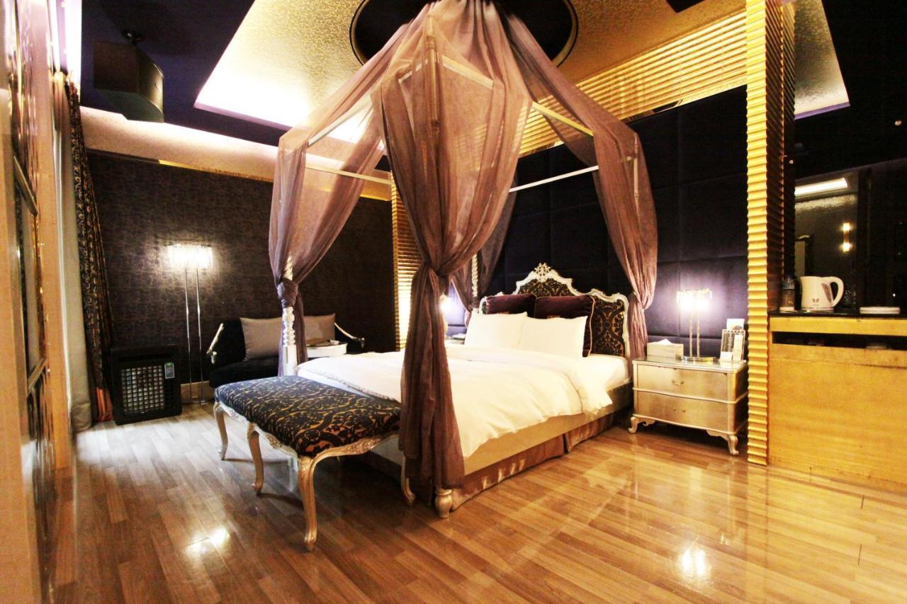 The Yorker Deluxe Motel Taoyuan Dış mekan fotoğraf
